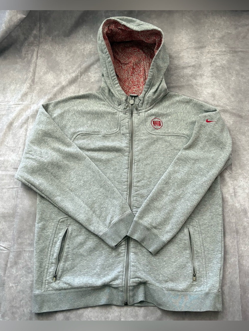 Nike LeBron James Light Gray Full‑Zip Hoodie w/ Pattern Hood Lining – Men’s XL